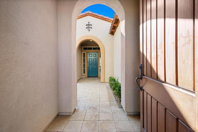 81945 Golden Star Way, La Quinta CA: https://media.crmls.org/mediaz/9ff50689-95a2-4256-bd34-e694bf098b36.jpg