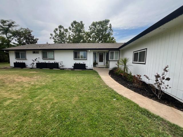 12445 Alta Mesa Road, Herald CA: https://media.crmls.org/mediaz/9ff5232f-8256-43e6-9bd0-c2775a1a9657.jpg