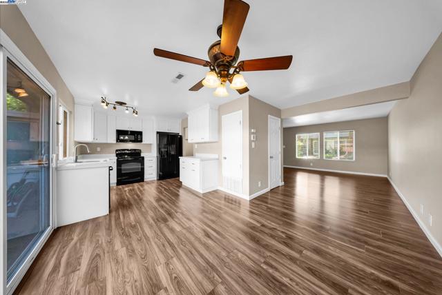 4446 Seminole Way, Pleasanton CA: https://media.crmls.org/mediaz/9ff5322b-81b5-4389-924b-b73159cd843b.jpg