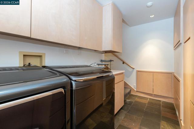 Image 38 of 55 For 319 Tappan Ter