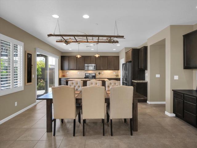 325 W Alcala Avenue, Mountain House CA: https://media.crmls.org/mediaz/9ff6900d-9ab1-4a6f-b6e5-eb4344a4274a.jpg