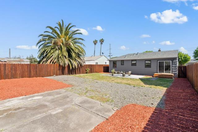 52 Pacific Avenue, San Bruno CA: https://media.crmls.org/mediaz/9ff6af63-15fa-45cb-839f-91ad3c29cdad.jpg