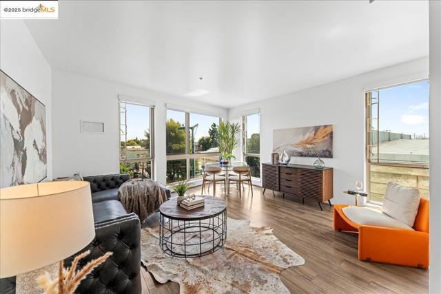 1201 Pine St, Oakland CA: https://media.crmls.org/mediaz/9ff6e191-8c4e-4be2-9fc5-fe49e83632c0.jpg