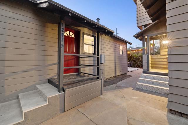 1203 N Normandie Ave, Los Angeles CA: https://media.crmls.org/mediaz/9ff6e996-0222-4ed7-9769-861d7966cb59.jpg