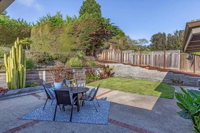 1445 Day Valley Road, Aptos CA: https://media.crmls.org/mediaz/9ff76597-f5de-47b2-b086-ec5edec8f6e0.jpg