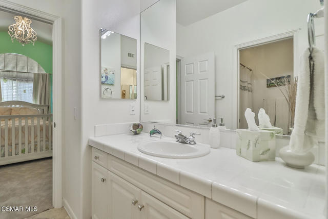 2589 Featherwood Street, Westlake Village CA: https://media.crmls.org/mediaz/9ff79490-08a8-496d-ab82-41150a56a0c8.jpg