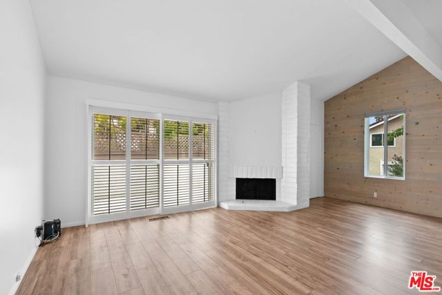 17114 Palisades Circle, Pacific Palisades CA: https://media.crmls.org/mediaz/9ff87173-b453-4879-abd0-37cf214136be.jpg
