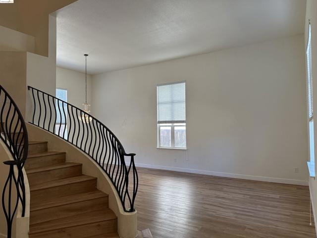 Image 3 of 22 For 1944 Mokelumne Dr