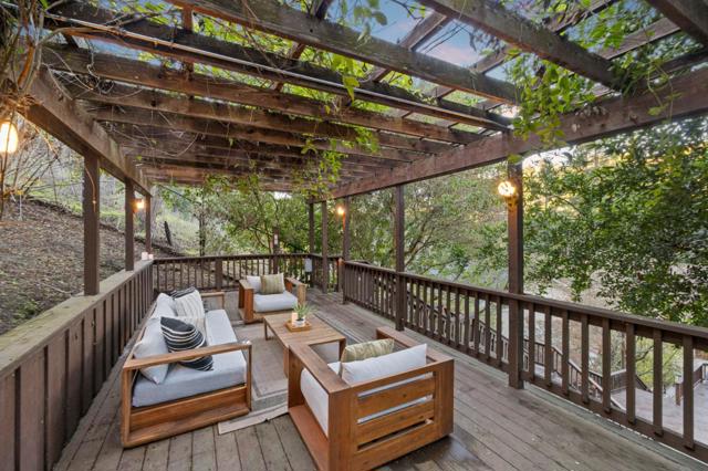 2937 San Juan Boulevard, Belmont CA: https://media.crmls.org/mediaz/9ffa1301-c9c3-4746-824d-4bbd537415cb.jpg