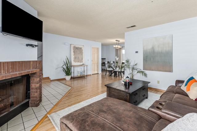 1415 Summit Drive, Chula Vista CA: https://media.crmls.org/mediaz/9ffb06e1-9144-4c7e-bfcf-f8c47a7b7e8f.jpg