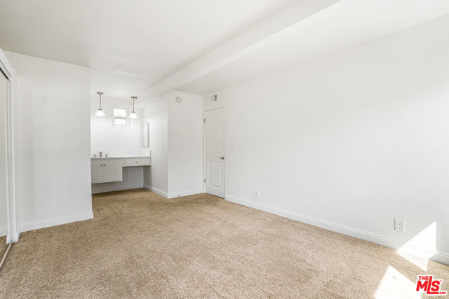 416 Bolero Way, Newport Beach CA: https://media.crmls.org/mediaz/9ffb2e23-ab3e-4c5c-980c-eaadb346953c.jpg