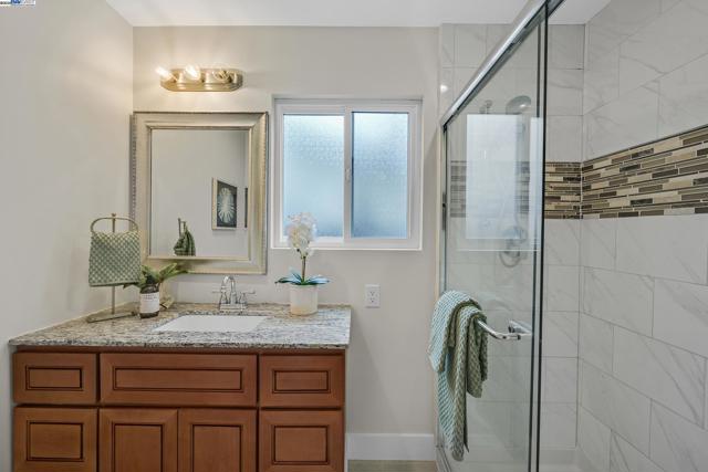 5041 Golden Rd, Pleasanton CA: https://media.crmls.org/mediaz/9ffbeab6-640c-4270-a3c3-0797637eb705.jpg