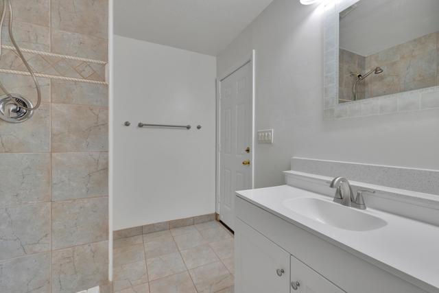 13918 Putney Rd, Poway CA: https://media.crmls.org/mediaz/9ffc45f8-9785-4902-bc46-65ed4ff1f4cb.jpg
