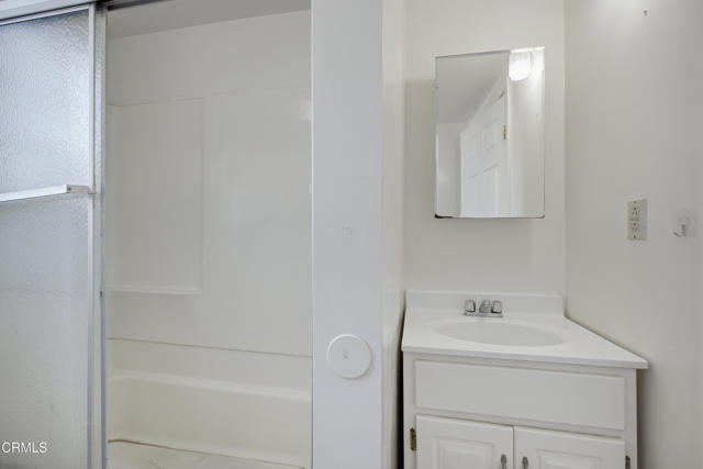 Detail Gallery Image 37 of 42 For 1032 S Westlake Ave, Los Angeles,  CA 90006 - – Beds | – Baths