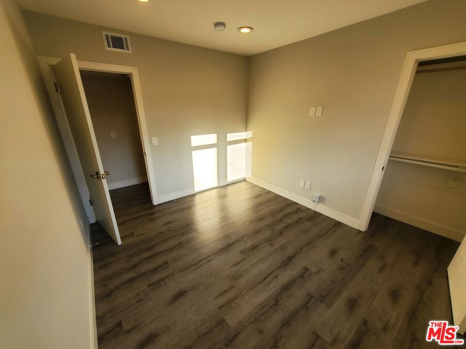 MLS #25570077 img 11