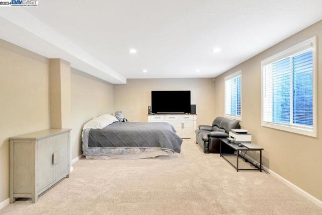 Image 31 of 44 For 8540 Bates Ct