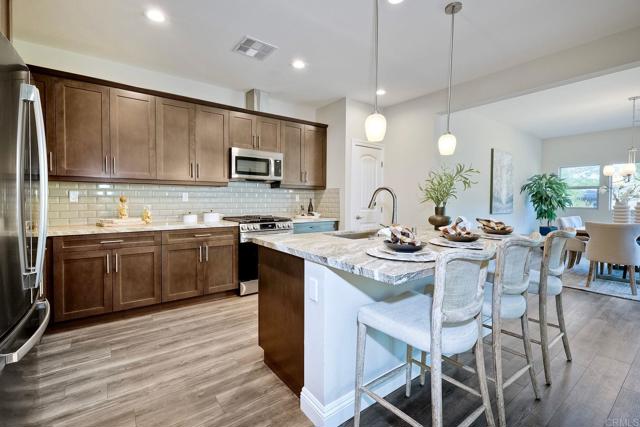 12649 Via Vigneto, Lakeside CA: https://media.crmls.org/mediaz/9ffe74db-f229-4072-8078-6561fa37aa55.jpg