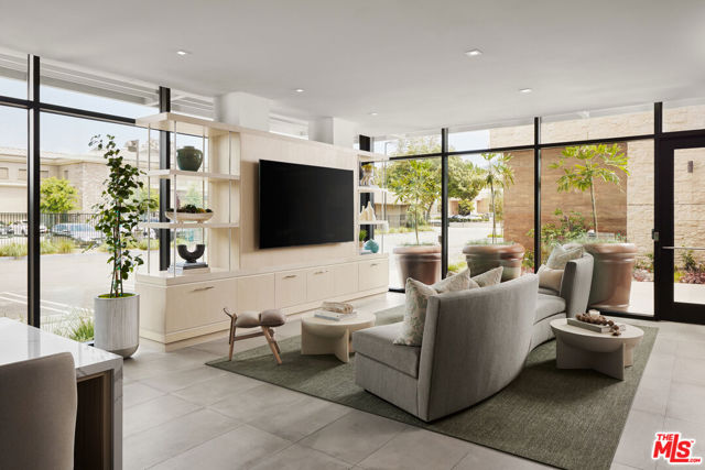 299 E Thousand Oaks Boulevard, Thousand Oaks CA: https://media.crmls.org/mediaz/9ffe7e83-f22c-4dcf-b46a-0ad18c7f527f.jpg