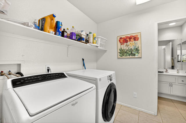 Image 29 of 32 For 81064 La Reina Circle