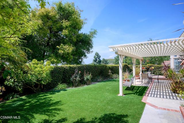 3695 Mapleknoll Place, Thousand Oaks CA: https://media.crmls.org/mediaz/9fff25da-d649-4a2b-aa82-2baefa05260e.jpg