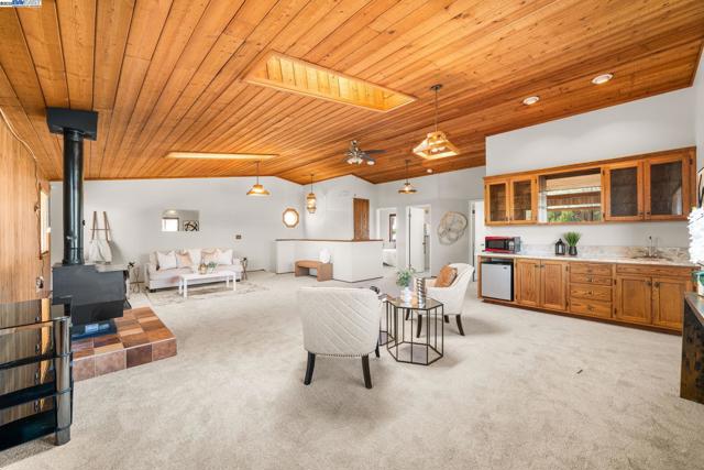 36092 Blair Pl, Fremont CA: https://media.crmls.org/mediaz/9fffdf22-8d03-48ad-8cb8-9f8fa0a83687.jpg