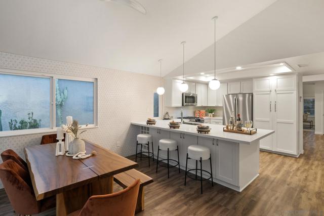 1736 Hill Top Lane, Encinitas CA: https://media.crmls.org/mediaz/9fffec4a-dacc-488c-a54e-4e79645bcb69.jpg
