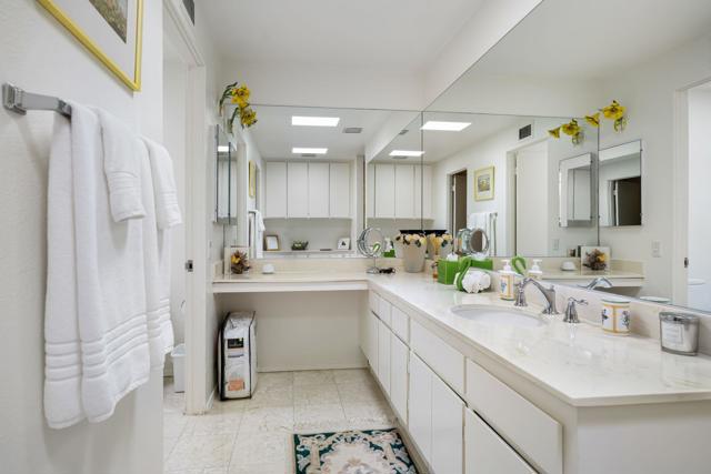 2515 E Jacaranda Road, Palm Springs CA: https://media.crmls.org/mediaz/9fffecb2-9efe-4d3e-a539-9589fb061514.jpg