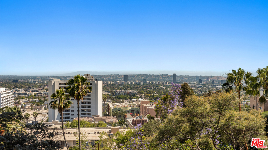 2003 La Brea Terrace