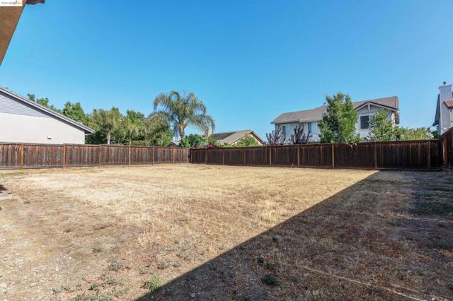 657 Ray St, Brentwood, California 94513, 3 Bedrooms Bedrooms, ,2 BathroomsBathrooms,Single Family Residence,For Sale,Ray St,40962961