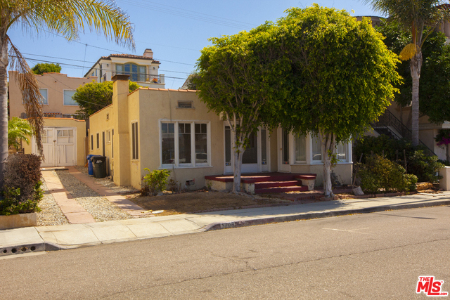 1706 MANHATTAN Avenue, Hermosa Beach, California 90254, 2 Bedrooms Bedrooms, ,1 BathroomBathrooms,Residential,Sold,MANHATTAN,16162830