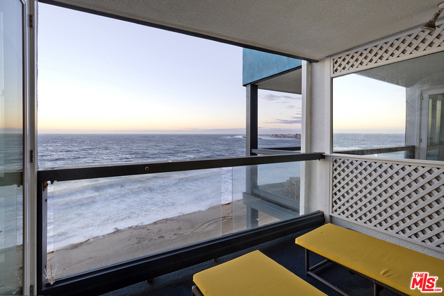 575 ESPLANADE, Redondo Beach, California 90277, 2 Bedrooms Bedrooms, ,2 BathroomsBathrooms,Residential,Sold,ESPLANADE,17203212