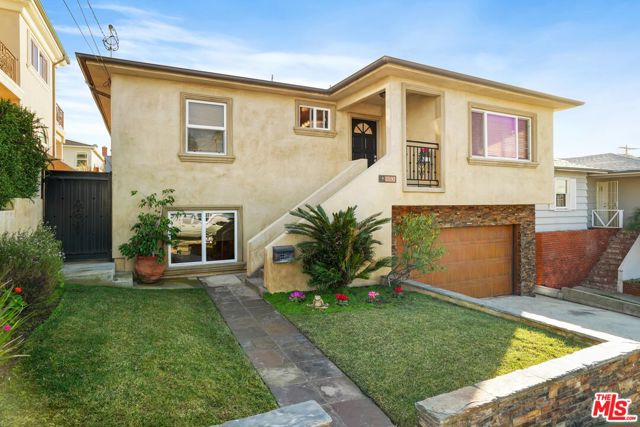 830 10Th Street, Hermosa Beach, California 90254, 4 Bedrooms Bedrooms, ,1 BathroomBathrooms,Residential,Sold,10Th,21784776