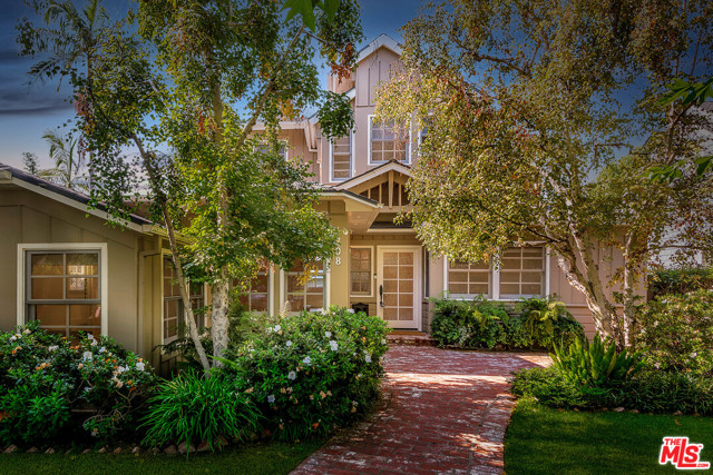 308 12Th Street Santa Monica, California Just what you've been looking for North of Montana! Charm and warmth abound in this truly special, beautifully renovated, Cape Cod stunner. With light-filled living spaces, a cook's kitchen and a lovely backyard, this home is perfect for entertaining, working or schooling from home. The master suite offers a separate private office, newly remodeled master bath, walk-in closet and an inviting patio. Downstairs also offers two additional bedrooms with shared bath, a den and another office or bonus room. You won't want to miss out on this Santa Monica gem in a prime North of Montana location close to local schools, great restaurants and shopping.