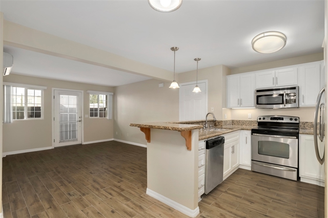 5252 Balboa Arms Dr #7