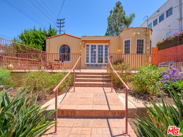 2945 Manning Ave, Los Angeles, CA 90064