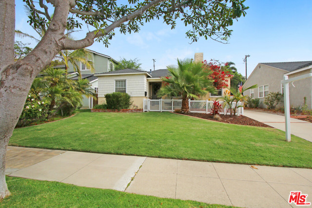 703 Avenue D, Redondo Beach, California 90277, 3 Bedrooms Bedrooms, ,1 BathroomBathrooms,Residential,Sold,Avenue D,21767438