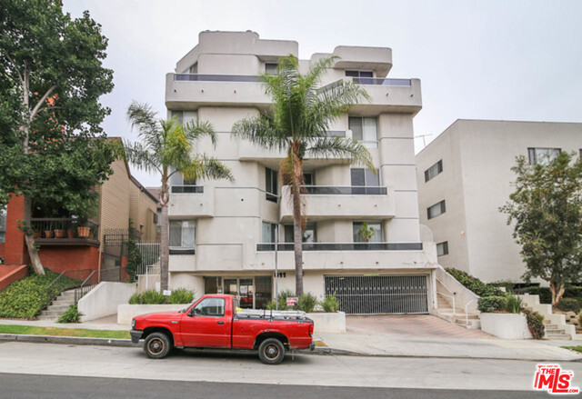 811 S Lucerne Blvd #203, Los Angeles, CA 90005