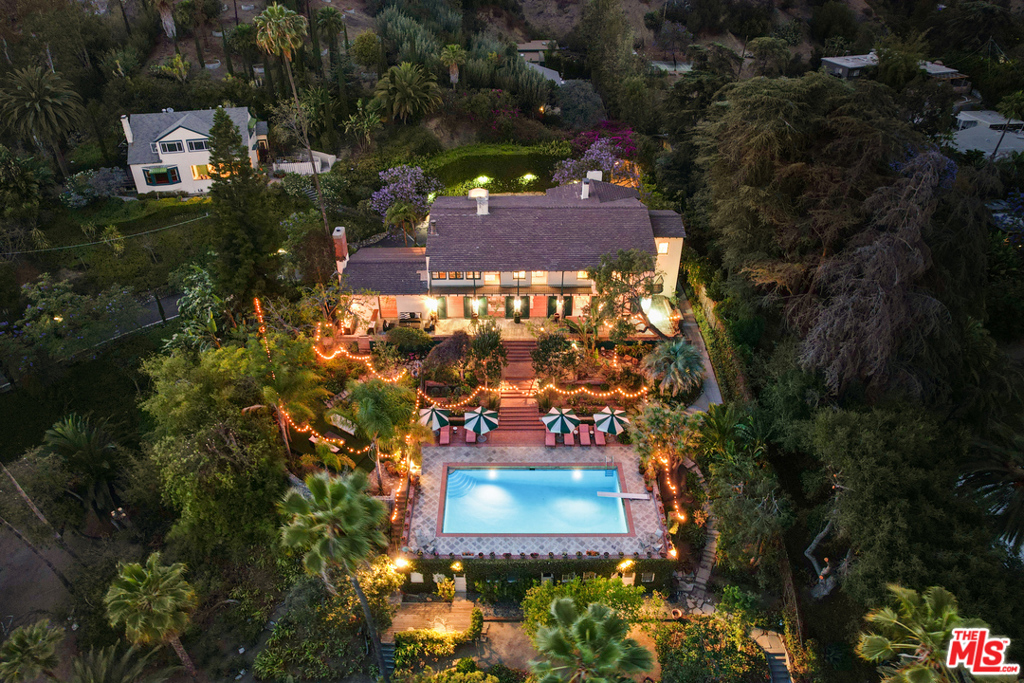 2003 La Brea Terrace