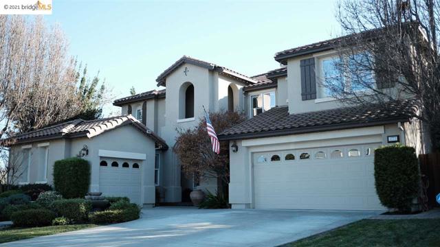1773 GIOTTO DRIVE Brentwood, California Absolutely stunning Home! Leased Solar-There are no words to describe this beautiful home. The kitchen features an oversized island, Double oven, gas cooktop, tons and tons of cabinets, a desk area, butlers pantry leads you into a gorgeous Formal diningroom/livingroom. The familyroom has a wonderful fireplace and mantle/shelving, lots of room for your family to entertain. One full bedroom and bath downstairs, Laundryroom with sink/cabinets. Upstairs features a large loft plus 3 spare bedrooms and two full baths. Master is to die for, cozy fireplace with a hall way leading into a grand master bathroom with his/hers walk-in closets, also his/hers sinks, shower and large master tub. The back yard will make you feel like you are at a resort spa. This home will not disappoint, this home is must see!! check out video on you tube 1773 Giotto Brentwood