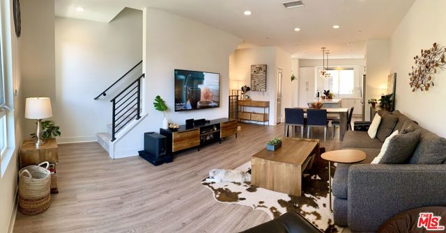 Photo of 10712 Bloomfield Street, Toluca Lake, CA 91602