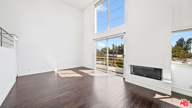 Image 3 for 514 S Barrington Ave #305, Los Angeles, CA 90049