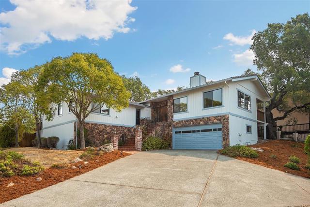 1047 Oakmont Court