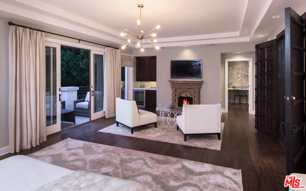 12000 CREST Court