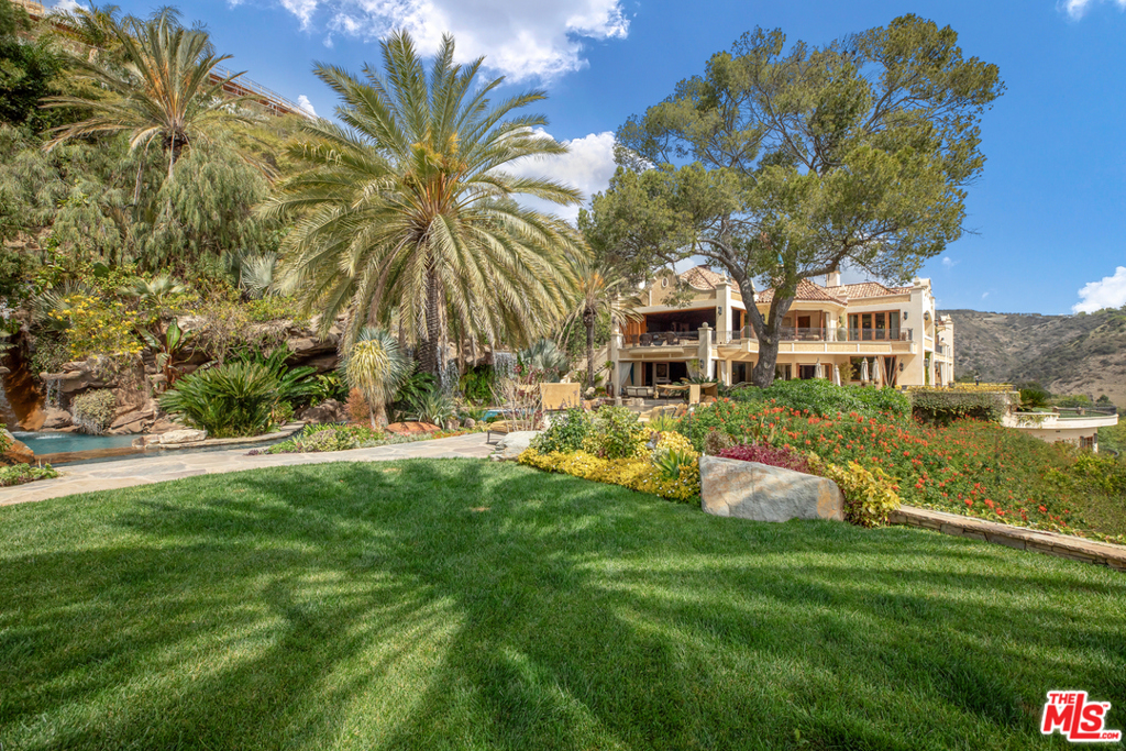 10066 Cielo Drive, Beverly Hills, CA 90210 SOLD LISTING MLS 21724382