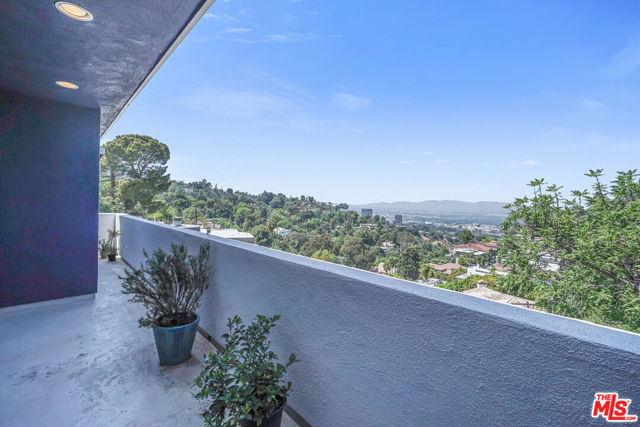 Image 3 for 7255 Caverna Dr, Los Angeles, CA 90068