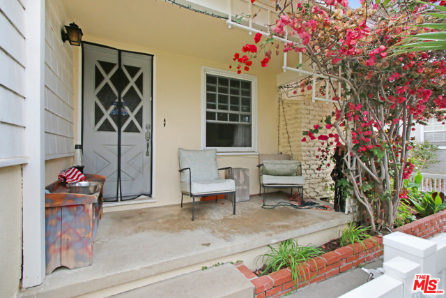 703 Avenue D, Redondo Beach, California 90277, 3 Bedrooms Bedrooms, ,1 BathroomBathrooms,Residential,Sold,Avenue D,21767438