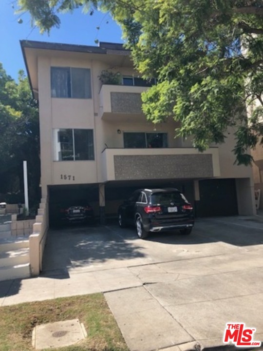 1571 Manning Avenue Los Angeles, California Very well maintained unique 5 Unit Apartment building in the heart of Westwood just minutes form Beverly Hills, Century City, Westwood Village , UCLA, the 405 (San Diego) Freeway and in the very desirable Fairburn School District. These units are large and bright with generous terraces and the 4 bedroom unit has a very spacious landscaped patio. This is a great opportunity for an owner user or just as an income property.