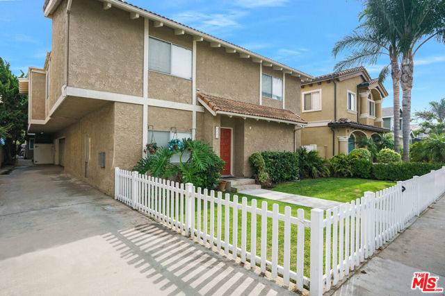 2312 Ruhland Avenue, Redondo Beach, California 90278, 2 Bedrooms Bedrooms, ,1 BathroomBathrooms,Residential,Sold,Ruhland,21780304