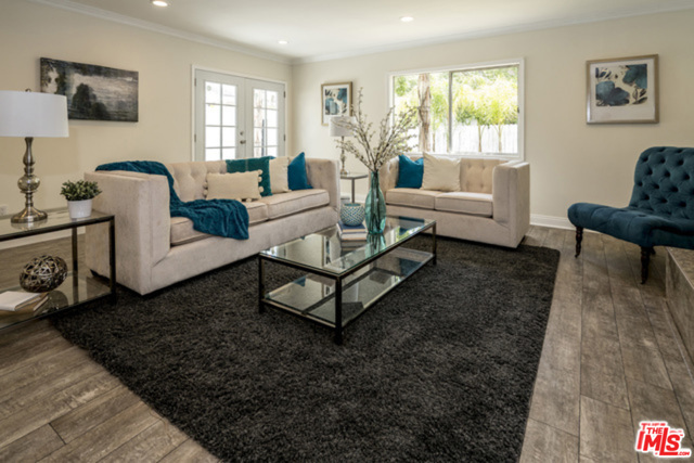 19408 Calvert Tarzana, California Stunning remodeled Contemporary home on a quiet street perfectly located in a great neighborhood. This charming, spacious home is perfect for entertaining, with a beautiful open concept floor plan leading out to a huge yard. Landlord never used fire places.