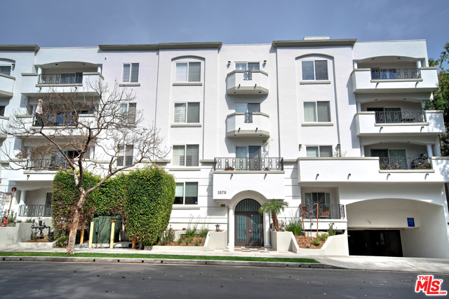 1878 Greenfield Ave #304, Los Angeles, CA 90025